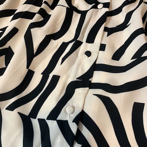 J.O.A Los Angeles Patterned Skirt - Picture 2 of 5